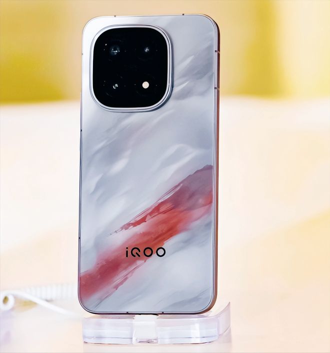 6年末压哨更新这项AI变魔术功能把我看呆了瓦力游戏app127GB！OriginOS(图2)