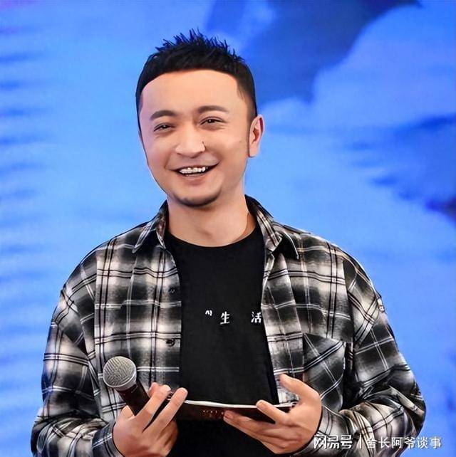 无儿无女的尼格买提如今活成了人生赢家瓦力游戏app原来我们都被骗了？离婚(图2)