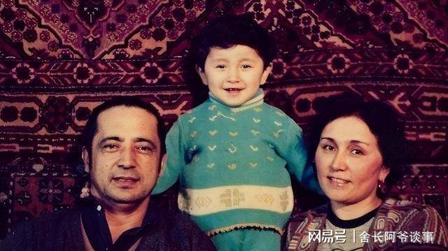 无儿无女的尼格买提如今活成了人生赢家瓦力游戏app原来我们都被骗了？离婚(图3)