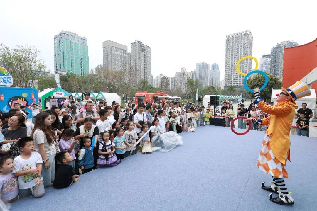 大地标一周年让年味更有文化味瓦力棋牌游戏春节好去处！这两(图13)